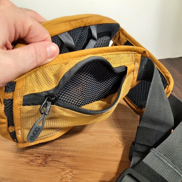 EVOC Hip Pouch Bag Loam Yellow Waist Fanny Pack Biking Hiking 1 Liter 1000ml - Picture 11 of 11